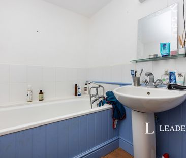 3 bedroom house to rent Sonic Court, GU1 - Photo 6