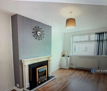 3 bedroom flat to rent - Photo 1