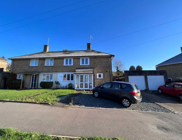 3 bed Semi Detached House for rent - Photo 1