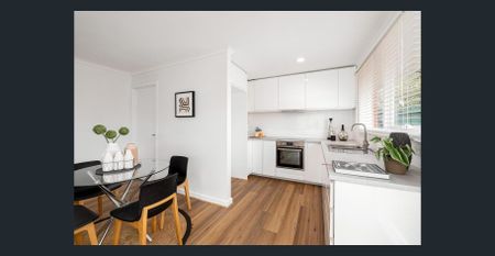 Low-maintenance villa living - Photo 5