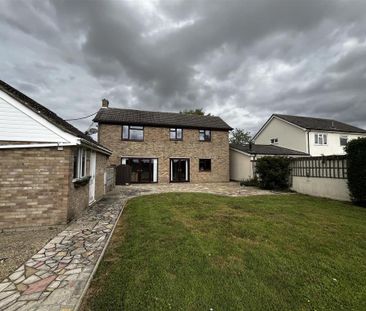 4 bedroom detached house to rent - Photo 2