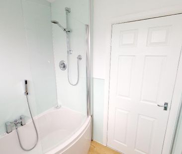 Room in a Shared House, Helston Road, LS10 - Photo 3