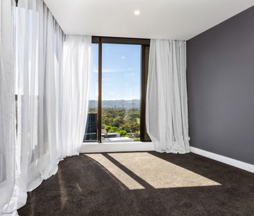 Ultra-chic city apartment with enviable views - Photo 4