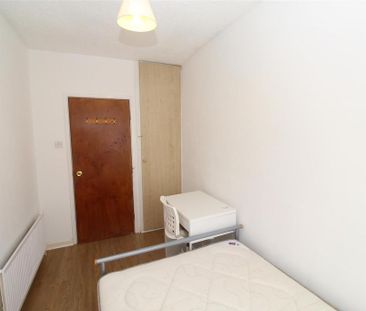 4 bedroom house to rent - Photo 4