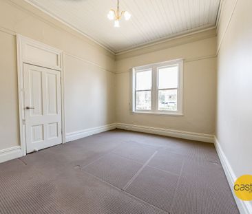 Low Maintenance Flat In Great Location! - Photo 1