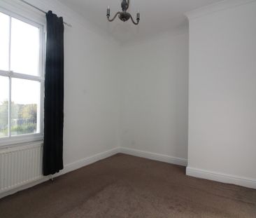2 Bedroom Mid Terraced House - Photo 1