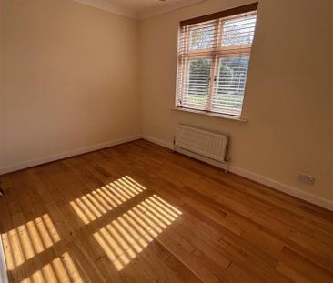 3 bedroom ground floor flat to rent - Photo 3
