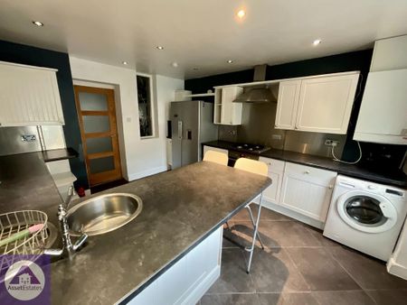 3 bedroom terraced house to rent - Photo 3