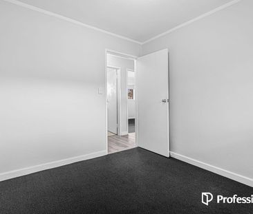 Charming 3-Bedroom House in Girrawheen! - Photo 5