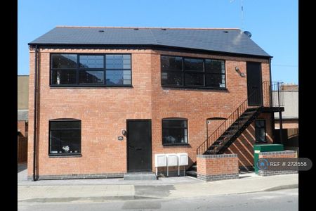 2 bedroom flat to rent - Photo 2