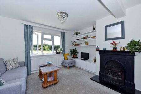 A lovely family home with superb countryside views - Photo 3