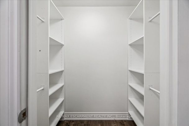 For Lease - 2180 Lumberman Lane Unit# Lower Level, Oakville, Ontario - Photo 1