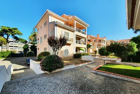 Two bedroom apartment, furnished in a private condominium in the center of Cascais - Photo 5