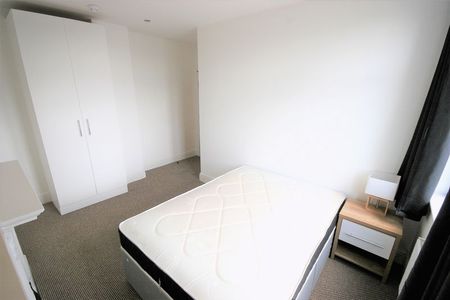 House Share – Room 1, Stanningley Road, LS13 3QW - Photo 5