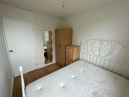Room in a Shared Flat, Blomfield Court, SW11 - Photo 3