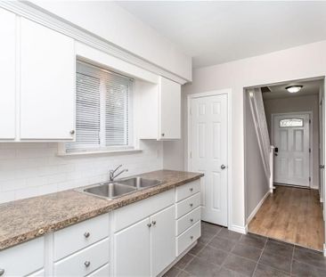 For Lease - 44 ST. PETER Street, St. Catharines, Ontario - Photo 6