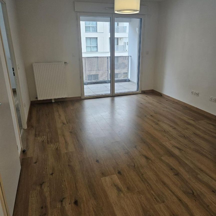 Location Appartement 2 pièces 45m² CHAMPS SUR MARNE 77420 - Photo 1