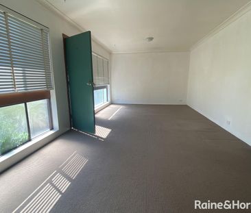 2/10 Crest Avenue, North Nowra, NSW 2541 - Photo 3