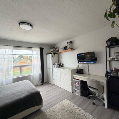 For Lease - 114 Seventh Street, Toronto, Ontario - Photo 1