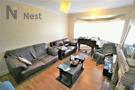 4 bedroom semi-detached house to rent - Photo 2