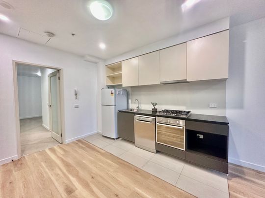 Unbeatable Lifestyle on Collins Street - 1 bedroom 1 bathroom 1 powder room for lease - Photo 1