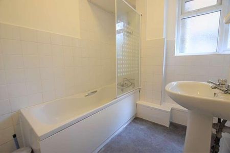 Buckingham Mansions, Bath Road, Bournemouth, BH1 - Photo 4