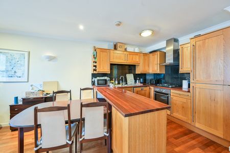 Fulham Broadway, London, SW6 - Photo 5