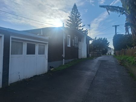 Lovely family home - Photo 3