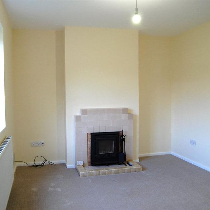 3 bedroom semi-detached house to rent - Photo 1