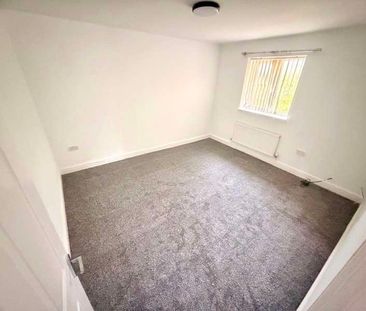 Longview Court Cook Street Farnworth Bolton, BL4 - Photo 3