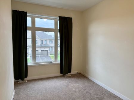 For Lease - 6 LAVENDER Road, Thorold, Ontario - Photo 5