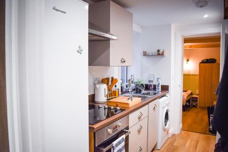 1 bedroom flat to rent - Photo 5