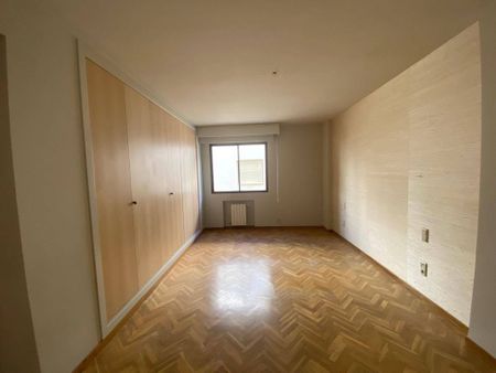 5 room luxury Apartment for rent in Seville, Spain - Photo 2