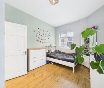 Ferndale Road, Ashford, Middlesex,TW15 - Photo 2