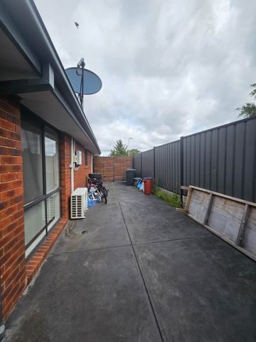 14 Manuka Place, MEADOW HEIGHTS - Photo 5