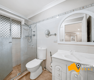 Modern Villa with Premium Features and Convenient Location With Sol... - Photo 6