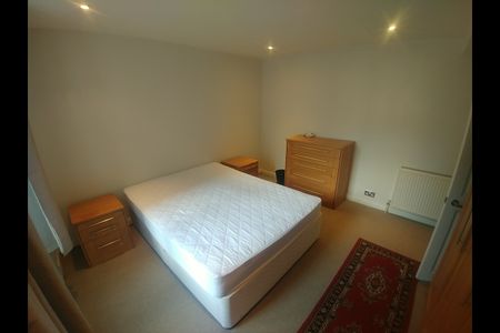 1 Bed Flat, Wandsworth Road, SW8 - Photo 5