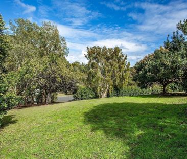 Private Hinterland Retreat with Stunning Pool and Bali Hut - Photo 5