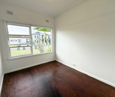 Simplicity and Convenience 3 Bedroom House in Merrylands - Photo 6