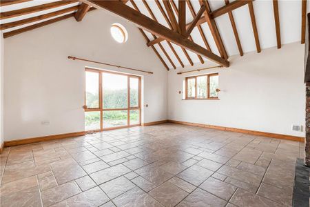 4 bedroom barn conversion to rent - Photo 2