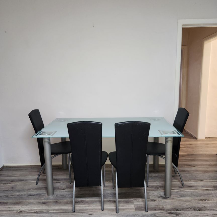 Noble Park - Photo 1