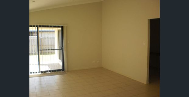 Large Family Home in Caloundra West! - Photo 1