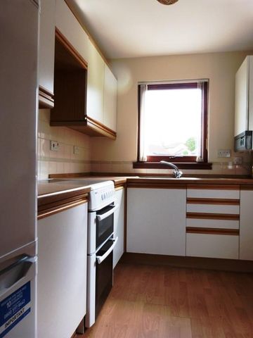 2 bedroom maisonette to rent - Photo 4