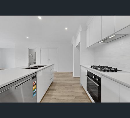 6 Jandakot Walk, Point Cook, Vic 3030 - Photo 3