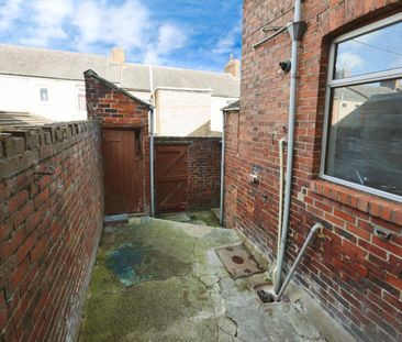 3 bedroom House To Let - Photo 5