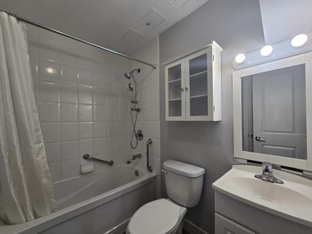 For Lease - 726 Sheppard Avenue Unit# 3, Toronto, Ontario - Photo 3