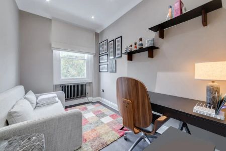 4 bedroom flat in Swiss Cottage - Photo 5