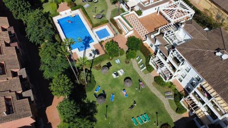 4 bedroom luxury Apartment for rent in San Pedro de Alcántara, Spain - Photo 2