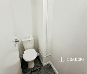 3 bedroom apartment to rent Longshaw Street, Stoke-on-Trent, Staffo... - Photo 6