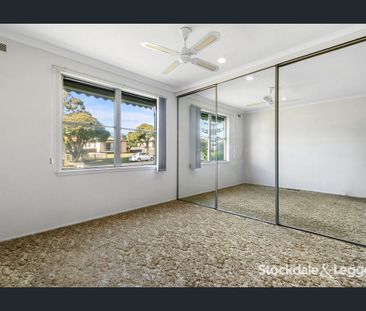 Bright & Inviting - Photo 4